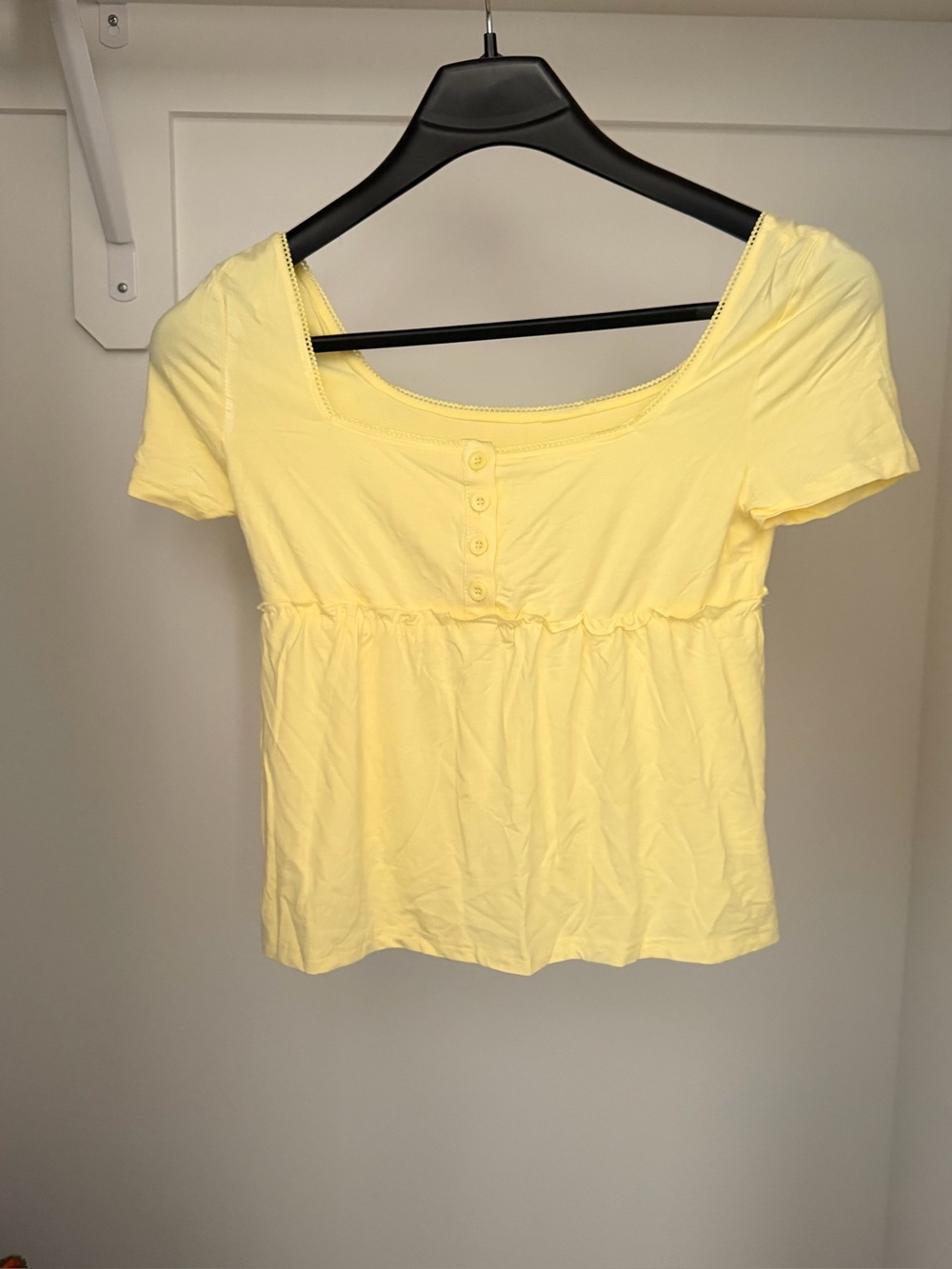 Yellow Scoop Neck Short Sleeve Top - Lightweight Women's Tee